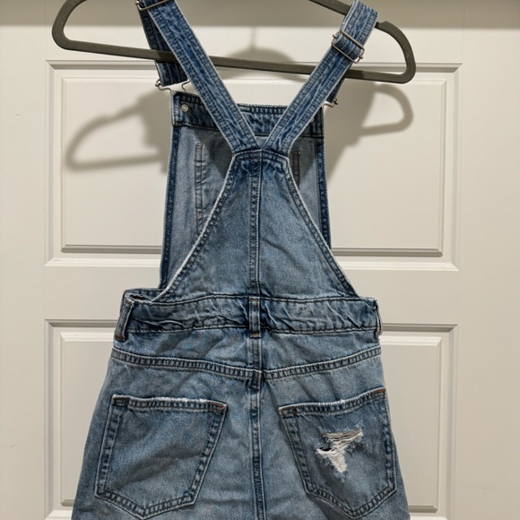 Distressed Denim Short Overalls Size 4 - Picture 3 of 4